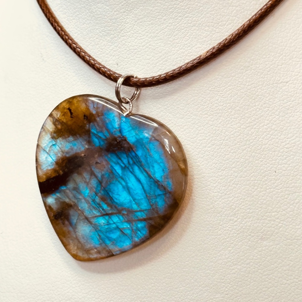 Large Labradorite Heart Pendant w/Excellent Blue Flash Genuine Stone - Picture 6 of 13